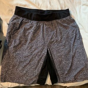 Lululemon T.H.E. Short 9”  Luxetreme liner